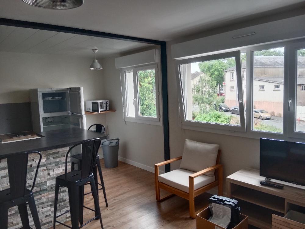 Appartement lumineux de 2 pièces à louer à Cholet.