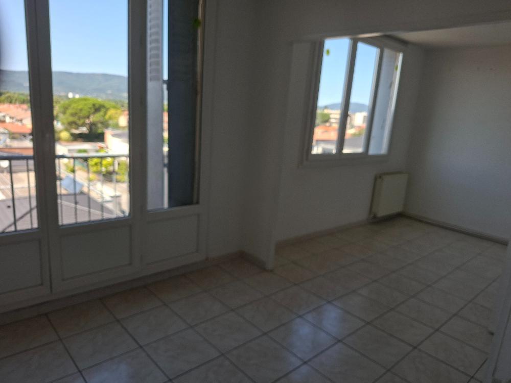 Appartement très lumineux de 3 pièces sans vis à vis à Montélimar .