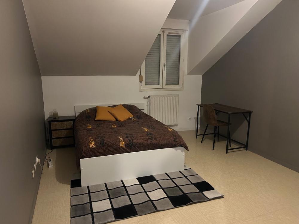 Chambre meublée Imani - Maison calme et conviviale à Champs-sur-Marne