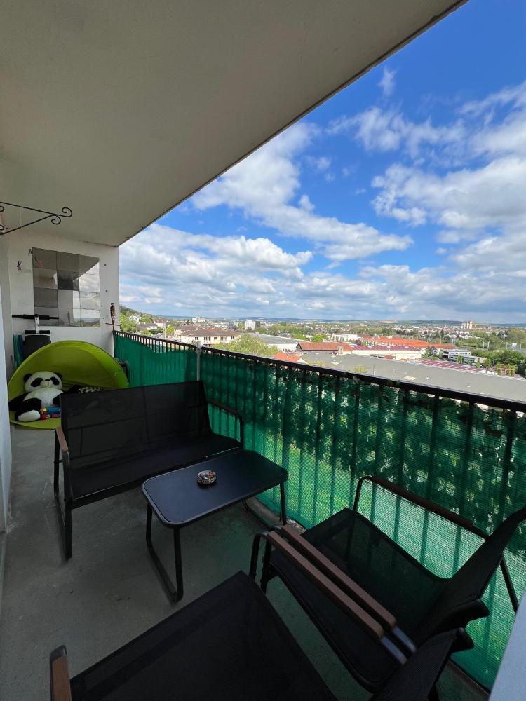 VENTE d'un appartement 5 pièces (100 m²) à Paron