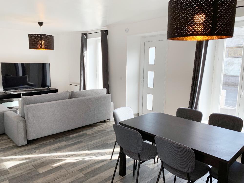Ensemble de 2 Maisons renovées et meublées à Mauron