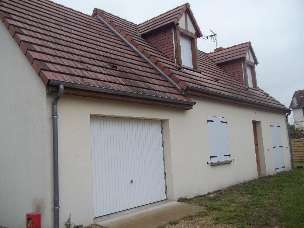Maison à louer avec garage et entourée d'un petit jardin à Blois Vienne ( Blois SUD )